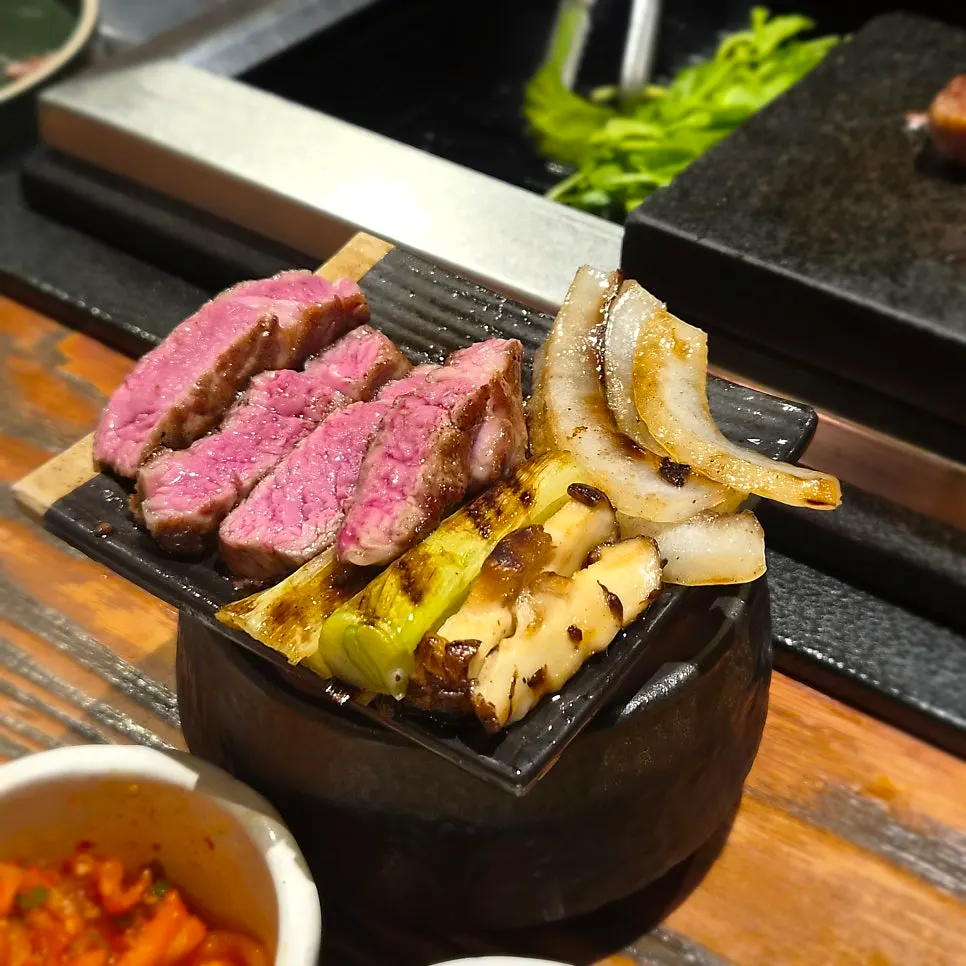 트러플 달걀 소스에 찍은 버섯