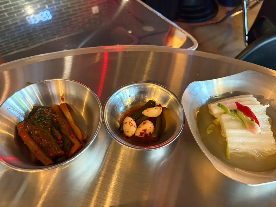 테이블에 차려진 기본 상차림