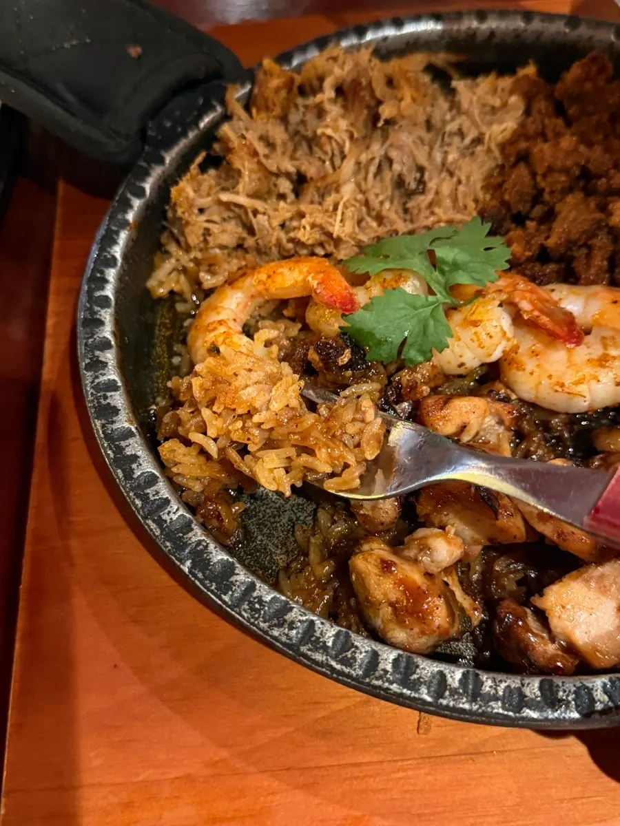 Fajitas with sauce and vegetables
