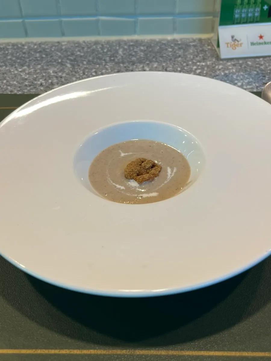 Chestnut and mushroom cream soup