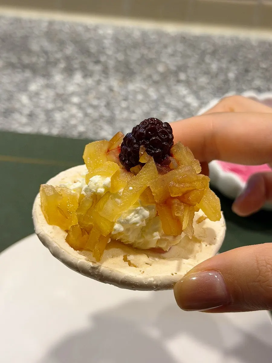 Pavlova made with cream and meringue