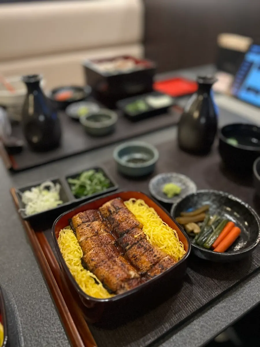 도시락통에 담겨 나온 히츠마부시 상차림