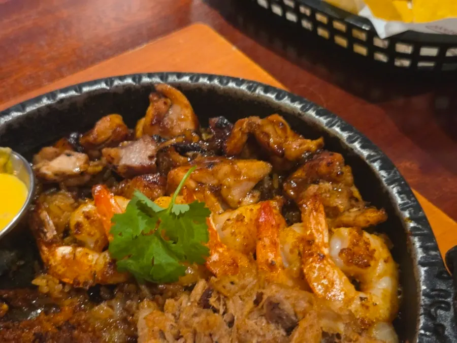Taqueros Magok fajitas with refillable tortillas