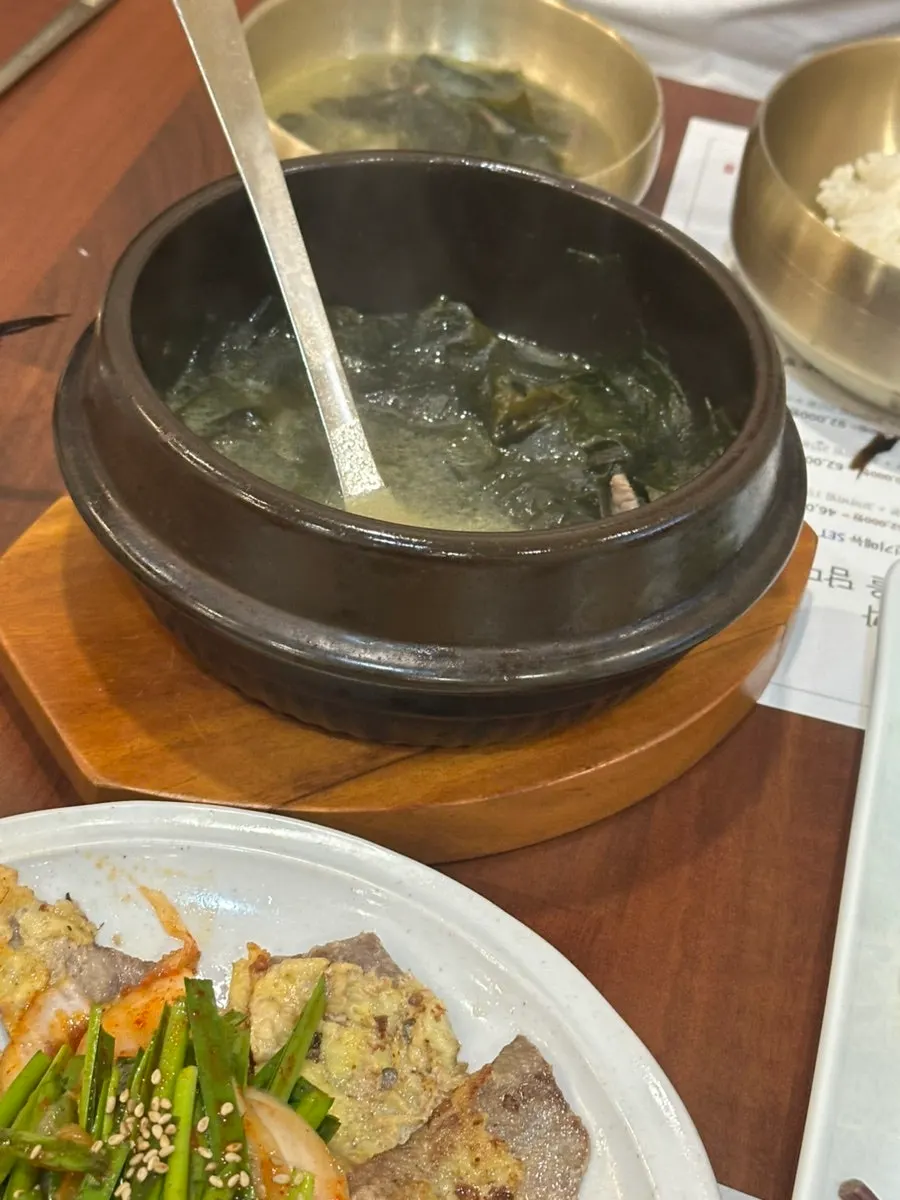 Korean meal in Mikodam's spacious, clean atmosphere