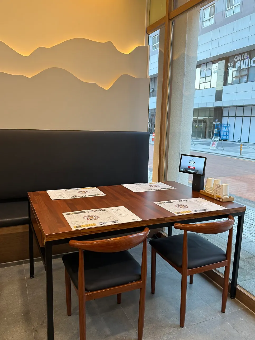 Private room suitable for family gatherings