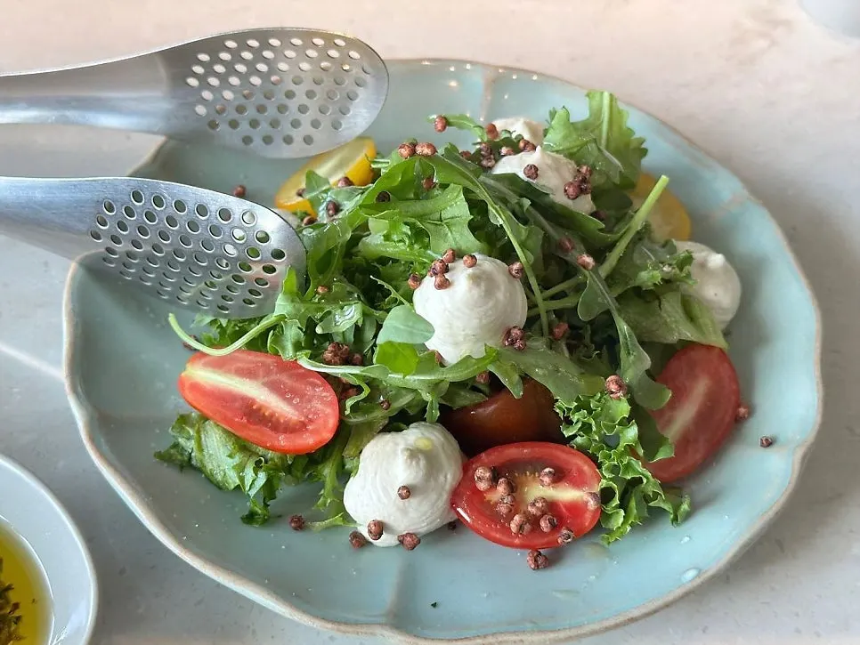 Romaok late-lunch reservation benefit information