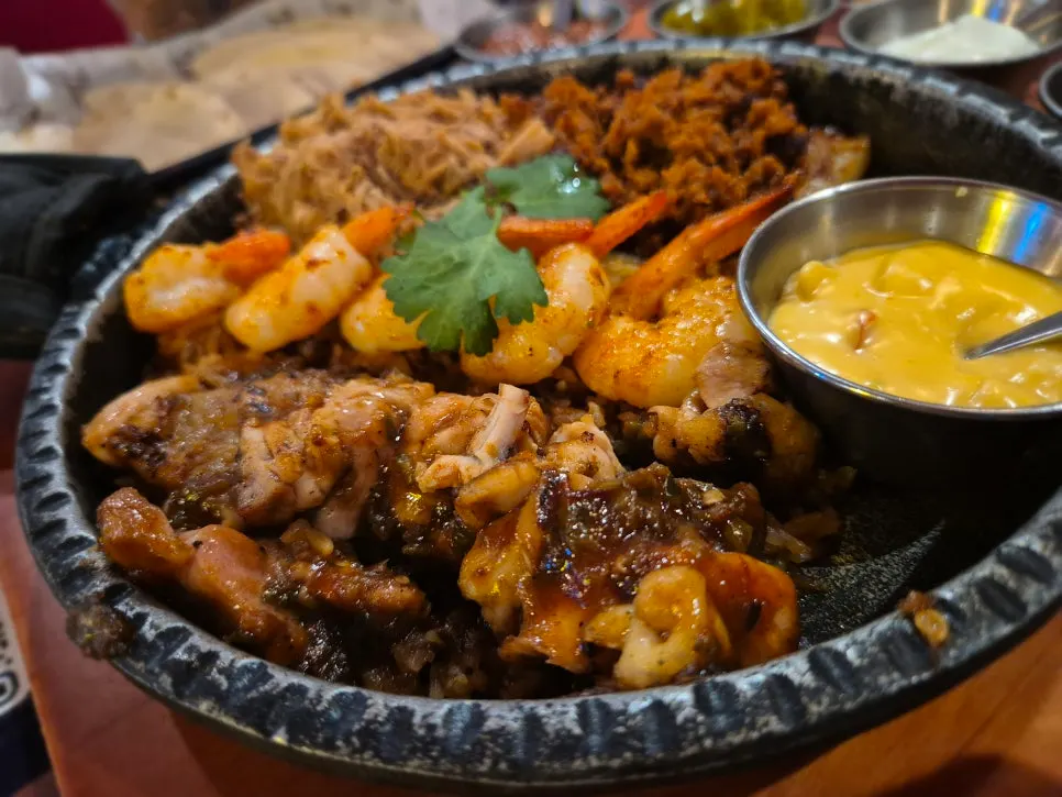 fajita พร้อมเนื้อสัตว์และผัก
