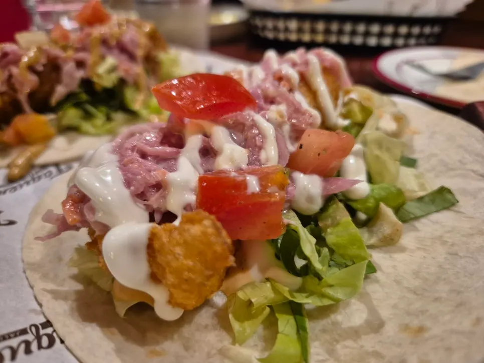 fish taco และ chicken taco ในเซ็ต