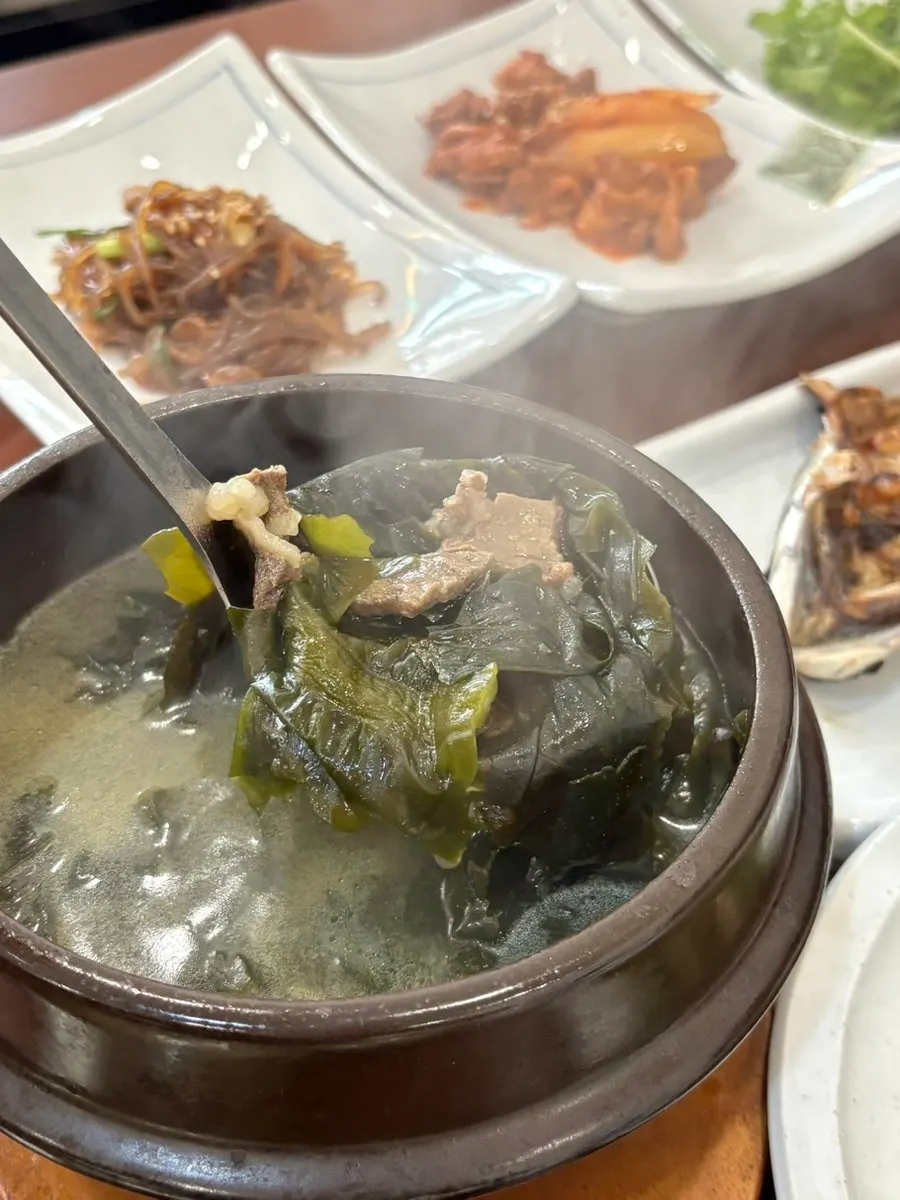 Cross-section of the meat-packed Jeju yellow crab