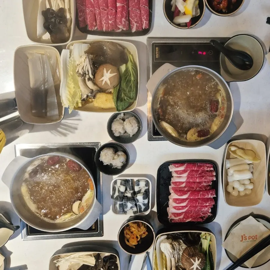 다양한 훠궈 육수 선택 안내