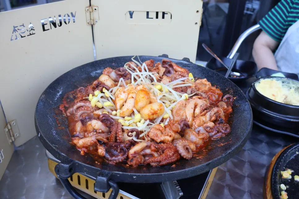 Griddle-cooked webfoot octopus meal at Jju Baksa Magok Branch