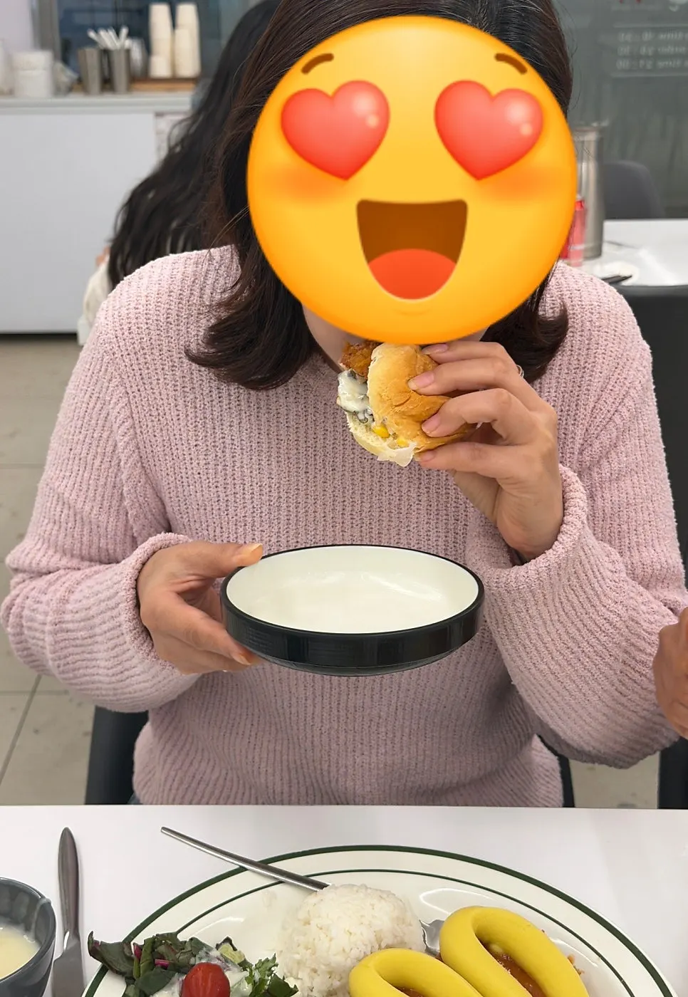 돈버거를 만들어 먹는 가족 식사