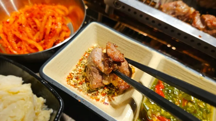 잘 구워진 양갈비 관련 사진