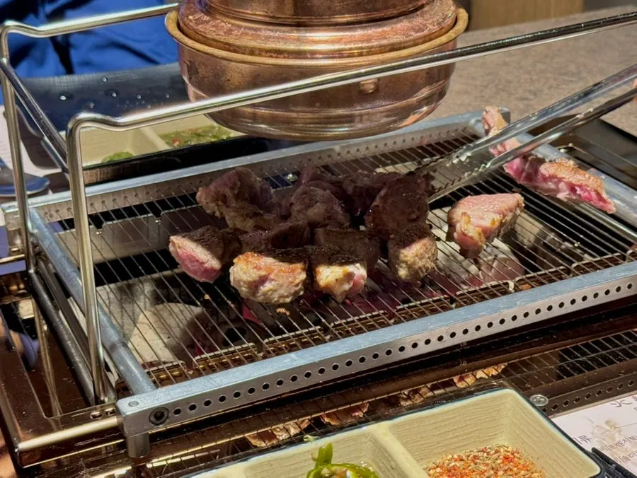 직원이 구워주는 양갈비 숄더랙