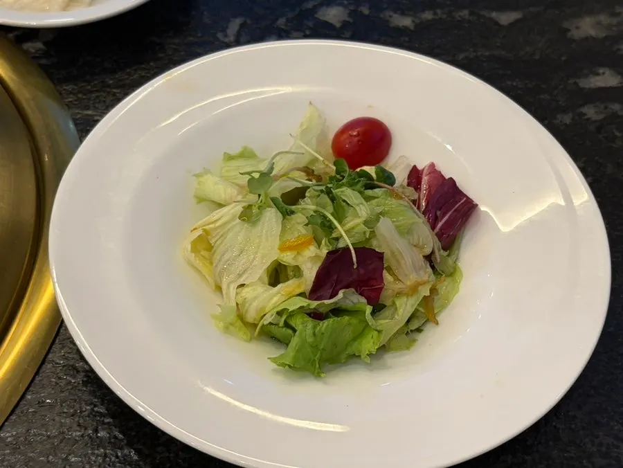 Staff-grilled meat meal