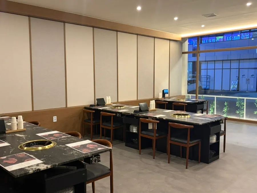 Dining area at Ihwajeong Galbi Myeongga