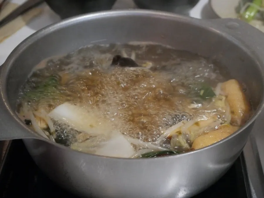 진갈비살과 우삼겹, 고기완자와 새우완자 추가 구성