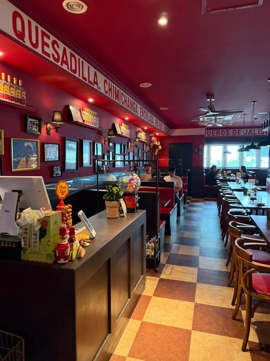Table setting with a date-night vibe at Taqueros