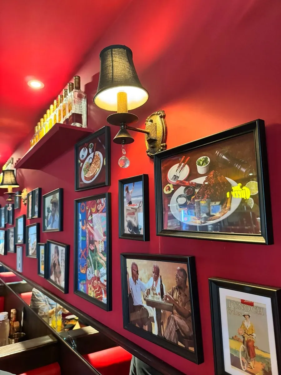 Photo of Taqueros' exterior and interior atmosphere