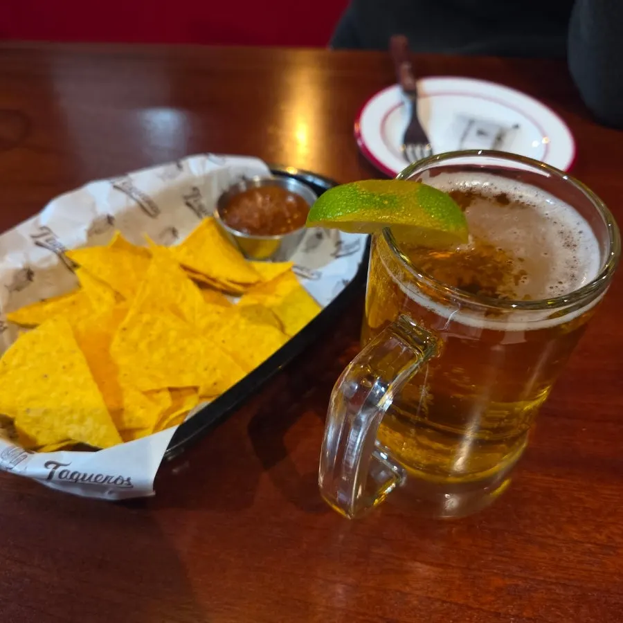 Plate of complimentary nachos, a good beer snack