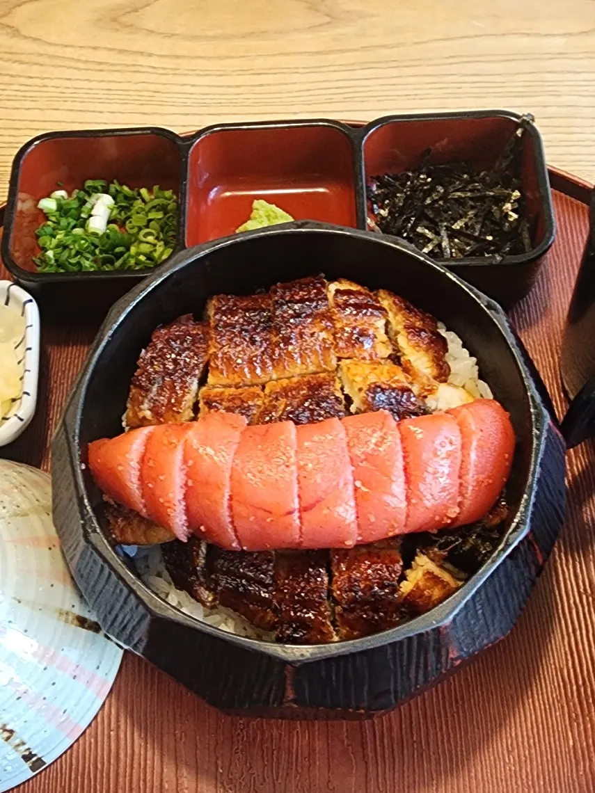 뚜껑 덮인 히츠마부시 그릇