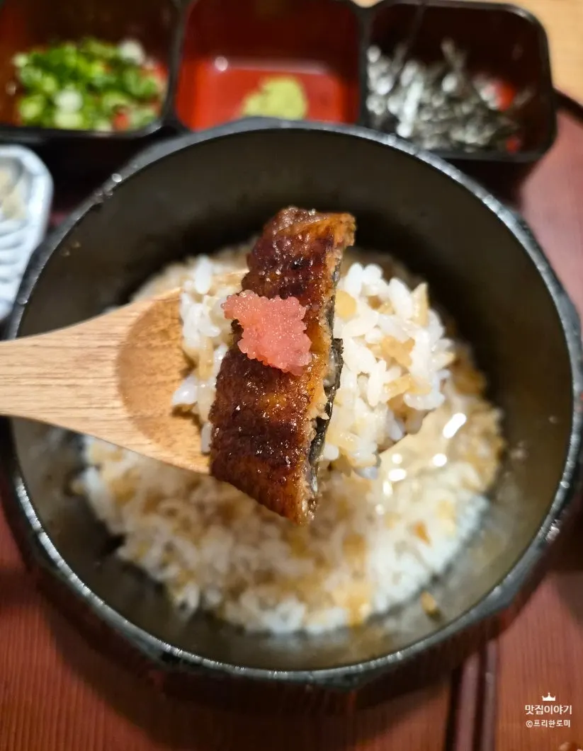 Finished eel ochazuke after pouring in dashi broth