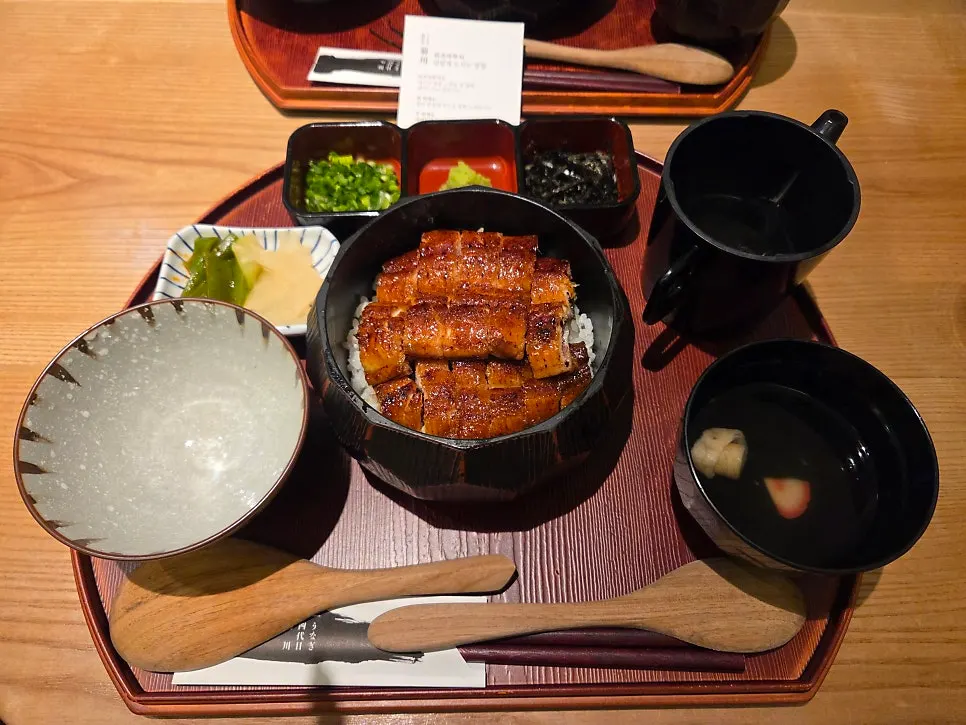 Soft rolled egg omelet with eel inside