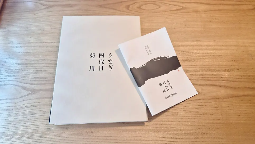 테이블 옆 테이블오더 태블릿