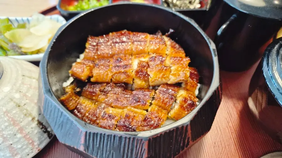 장어가 올라간 히츠마부시 덮밥