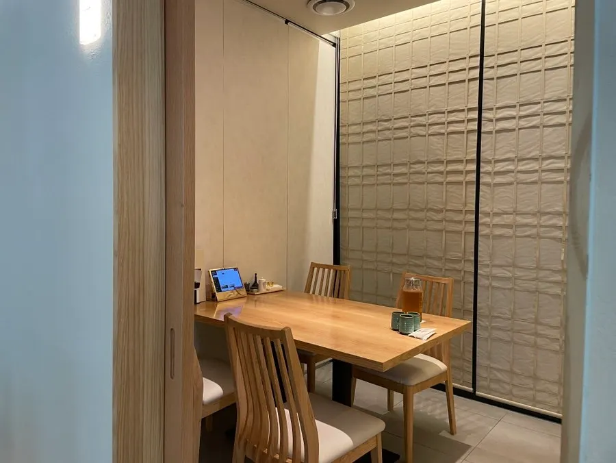 Interior lighting and seating arrangement