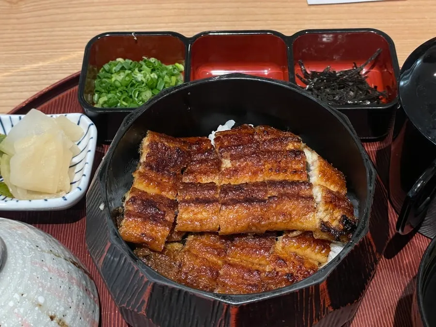 Full spread of the hitsumabushi table setting