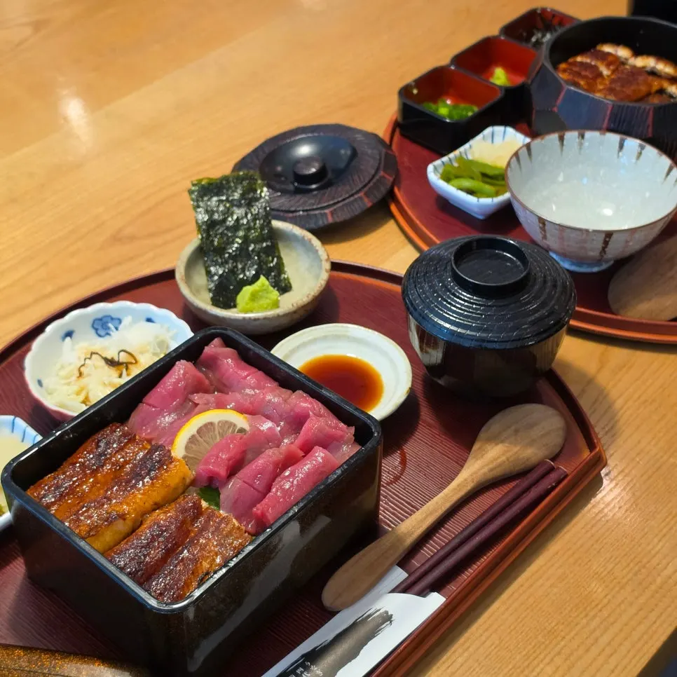 식사를 마친 키쿠카와 테이블