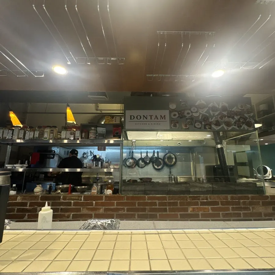 주방이 보이는 돈탐구소 바 형식 좌석