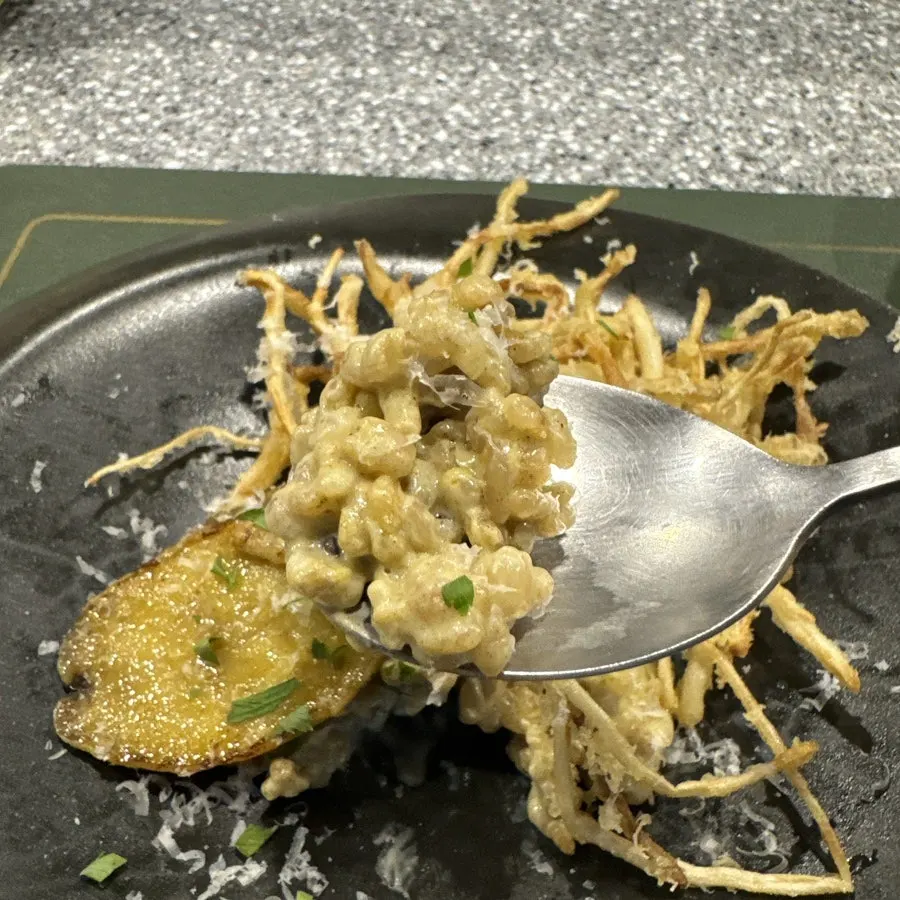 보리쌀이 씹히는 전복 리조또 한 숟가락