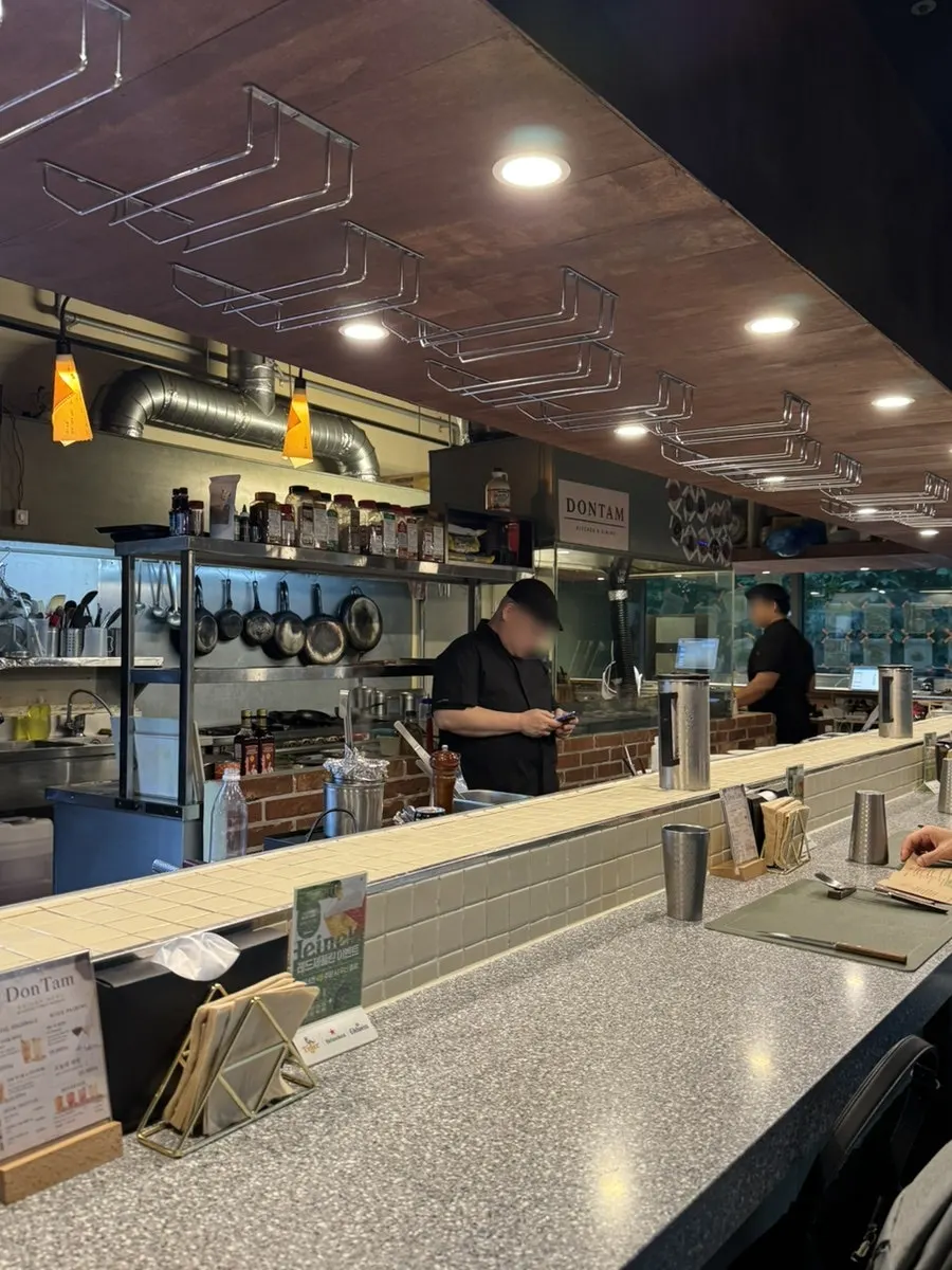 豚探究所套餐用餐空间氛围