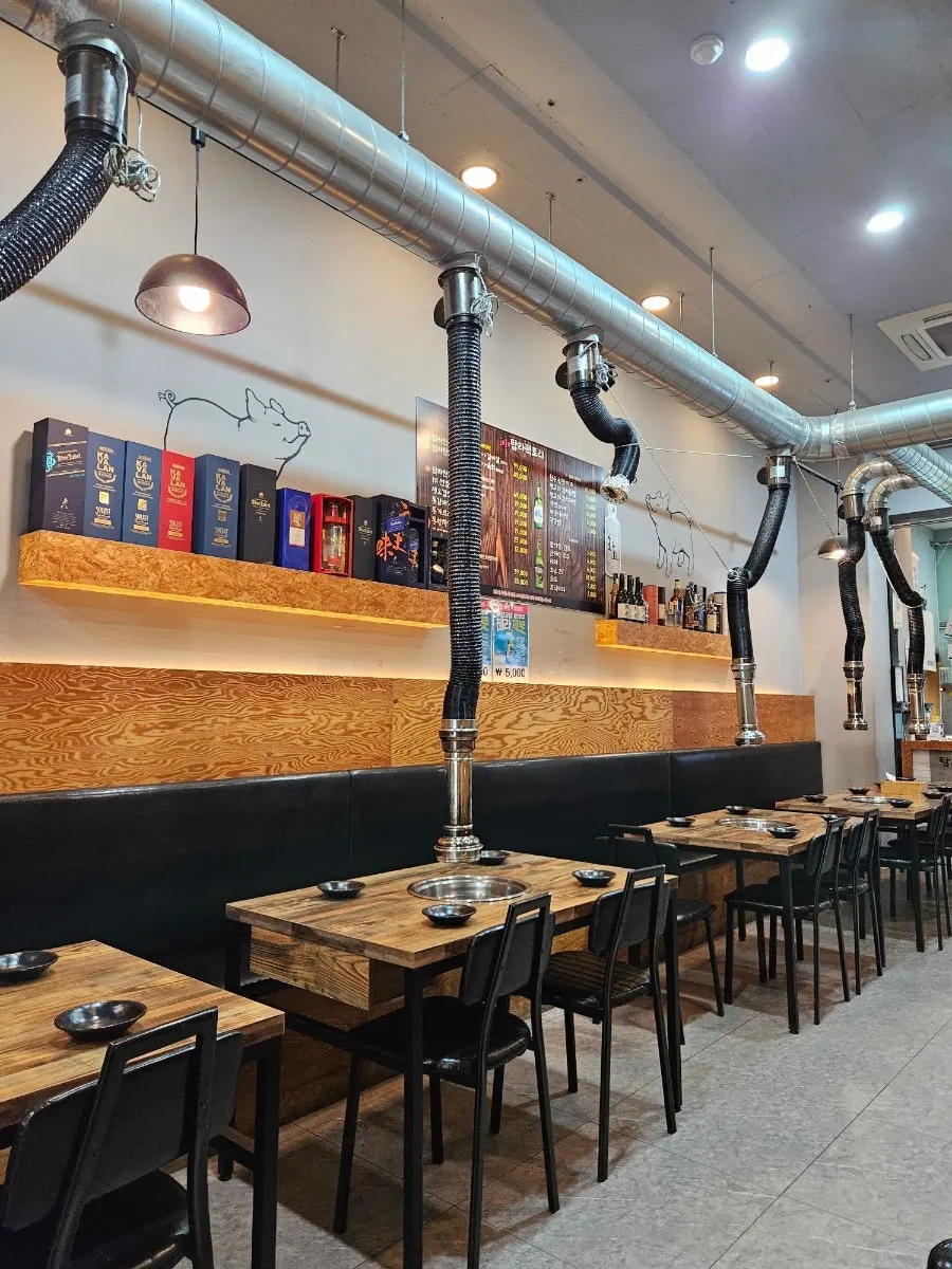 Spacious restaurant table area for group gatherings