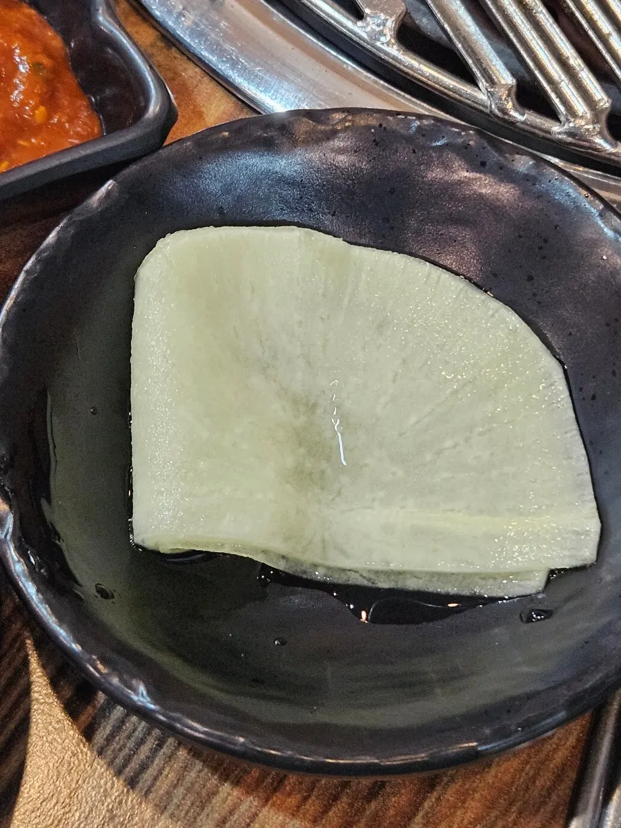 Grilled ogyeopsal that is easy to enjoy while talking