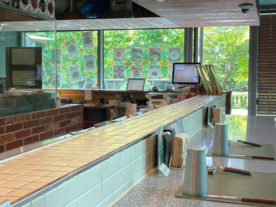 Don Tamguso's clean and cozy interior