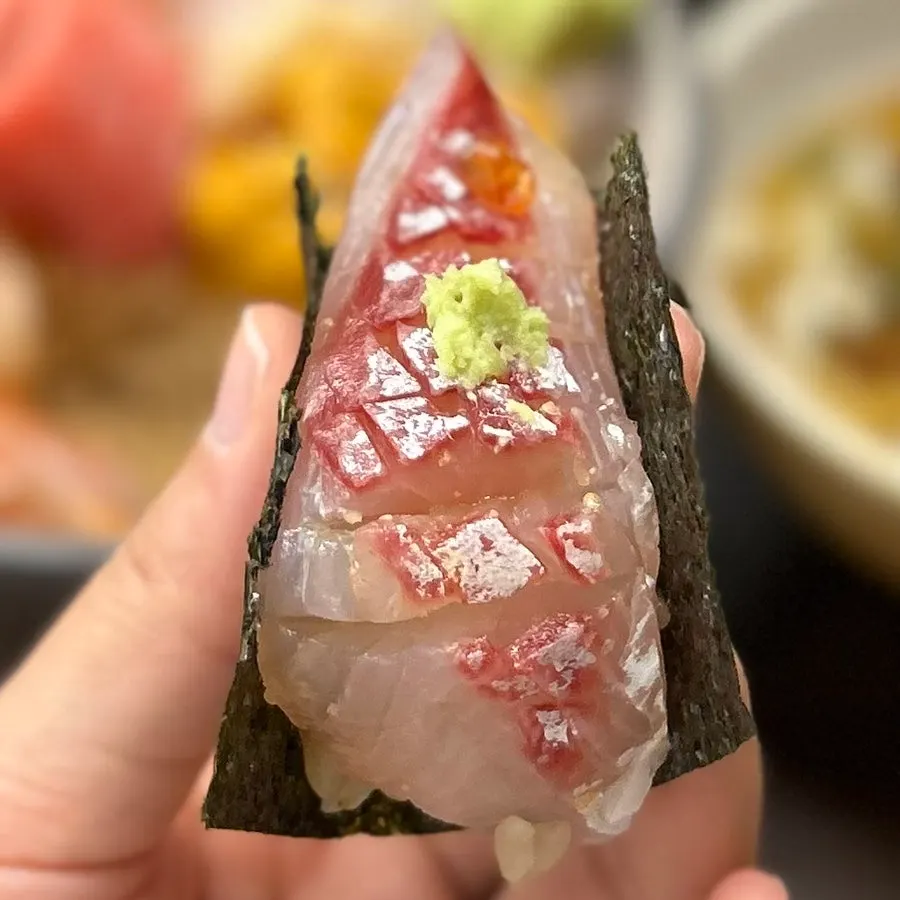 우니가 들어간 카이센동
