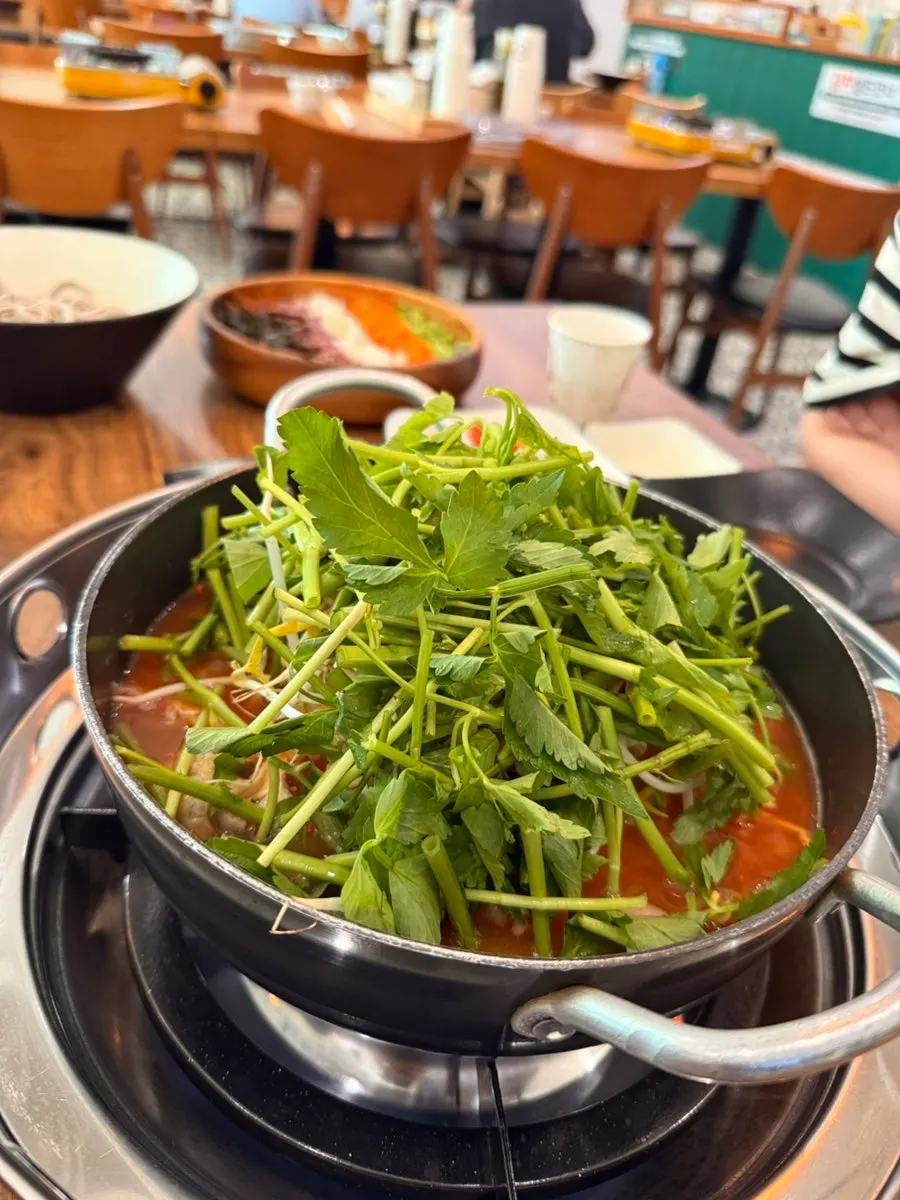 특선묵은지 샤브칼국수 2인 상차림