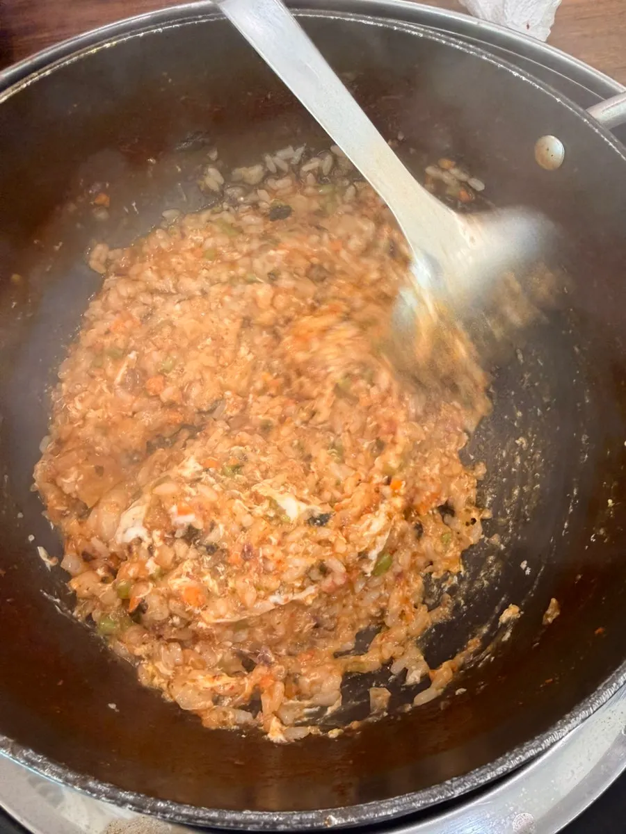바삭하게 구워진 감자전 단면
