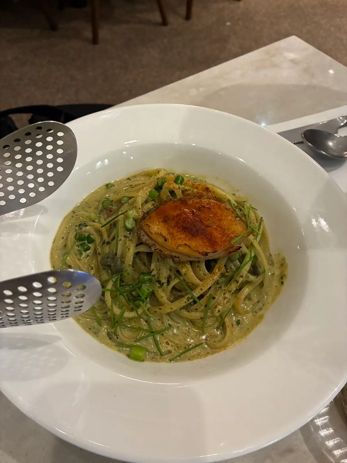 Abalone geu pasta in abalone-innard cream sauce