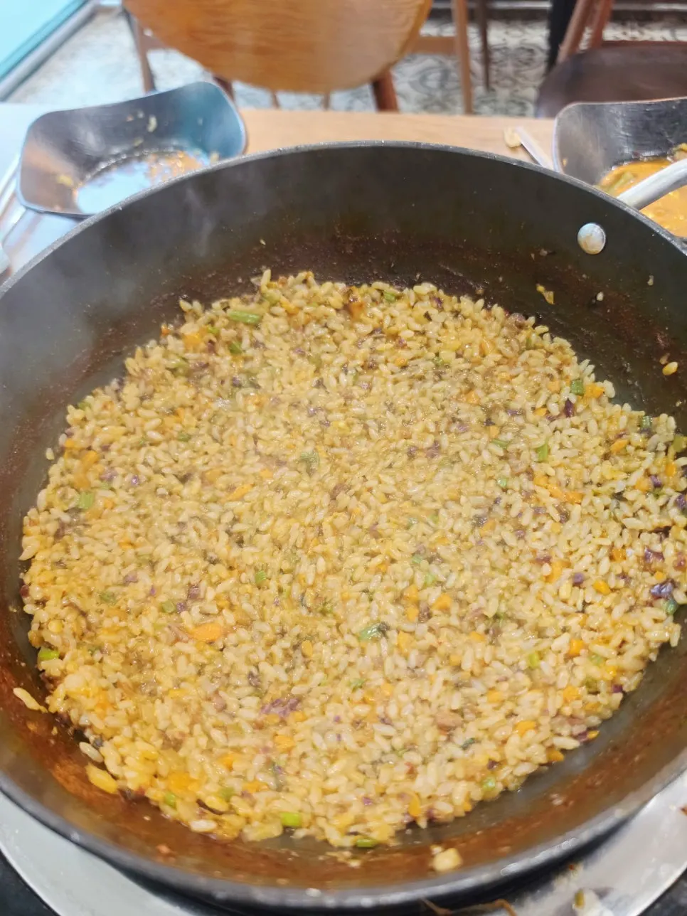 Five-color fried rice made with just a little added broth
