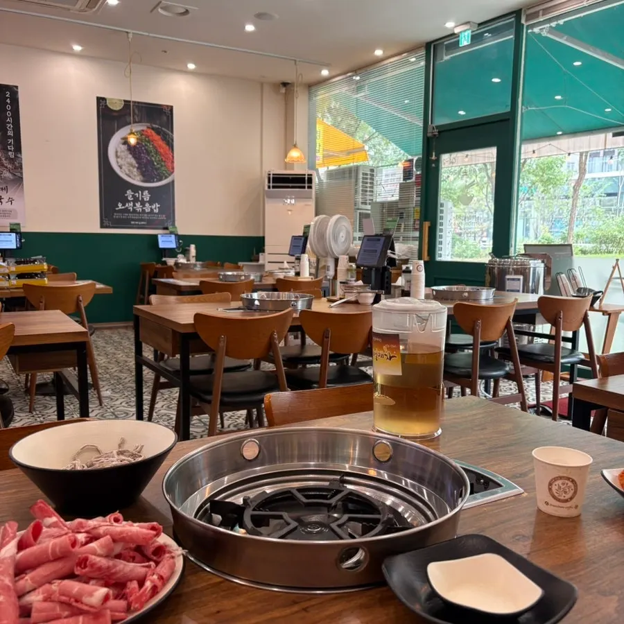 Visit to Yangcheon Shabu Son Kalguksu in Magok