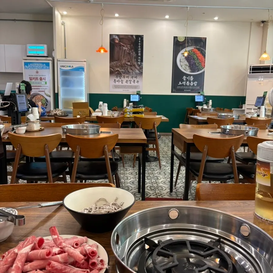 Shabu-shabu and handmade knife-cut noodle menu