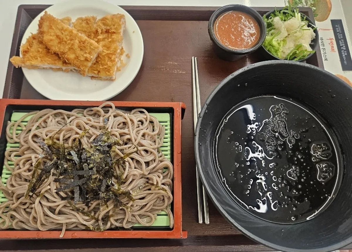 뜨돈 판메밀가스 한 상