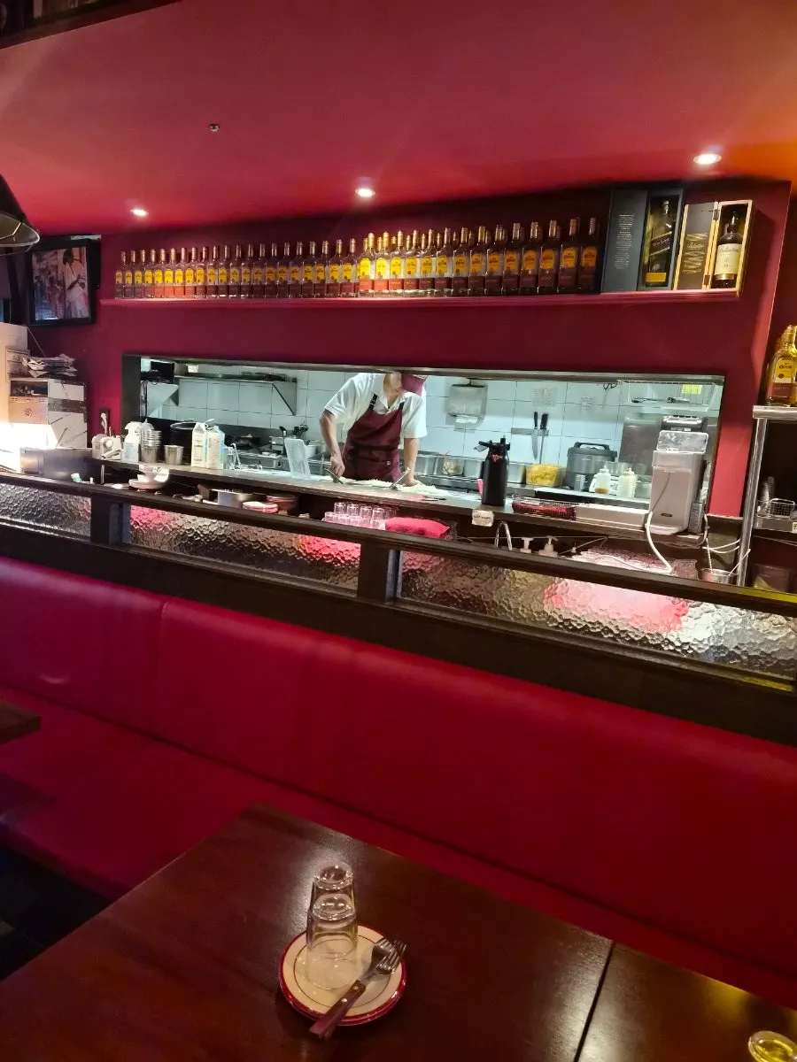 Restaurant interior with a family-restaurant atmosphere
