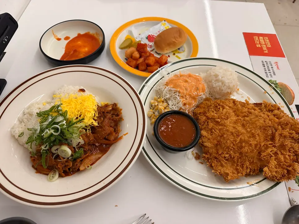 Self-service bar food collected after ordering pork cutlet