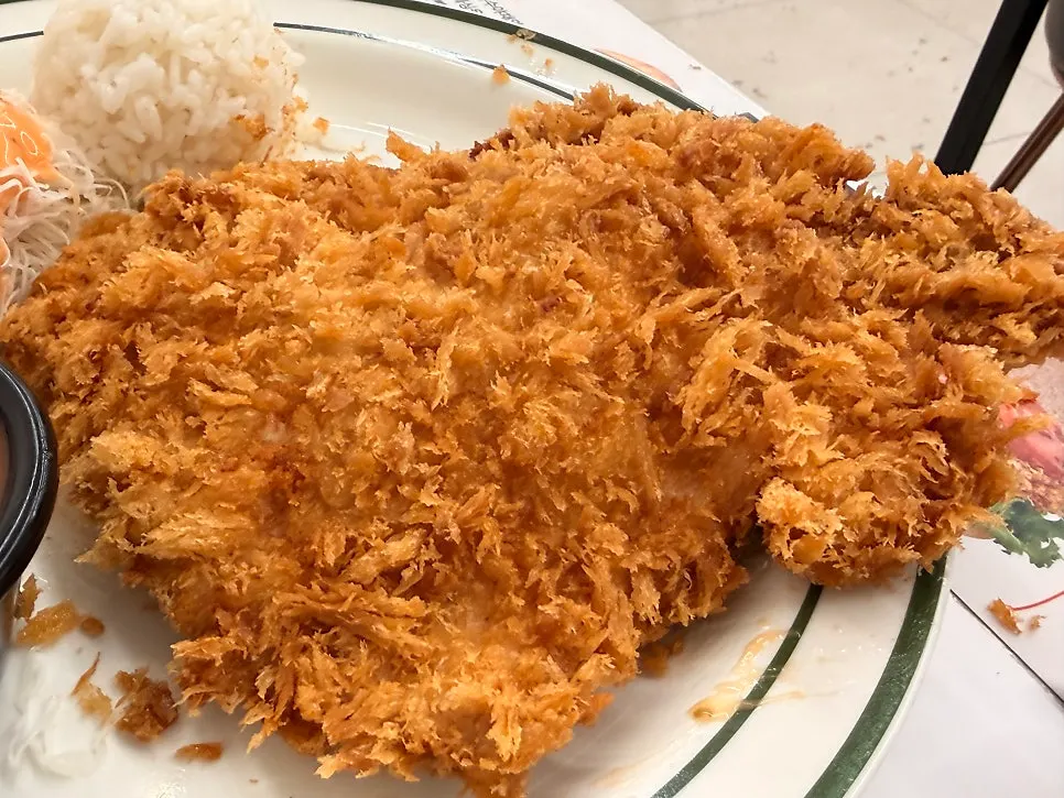 A full meal of spicy pork rice and pork cutlet