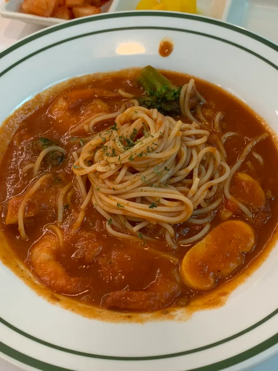 뜨돈 쉬림프 토마토파스타